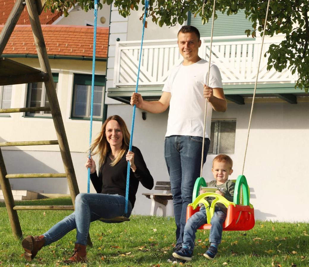 Sonntagsberg Hof Familie Fiedler Hotel Бад Валтерсдорф Екстериор снимка